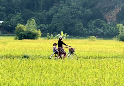 Asianway Travel Charity Foundation - Locals Smile