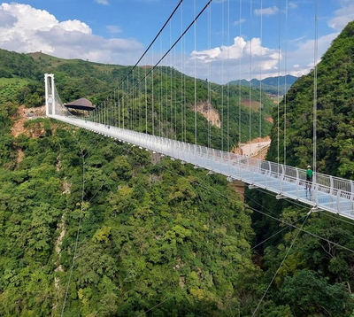 Bach Long - The Longest Glass-bottomed Bridge In The World