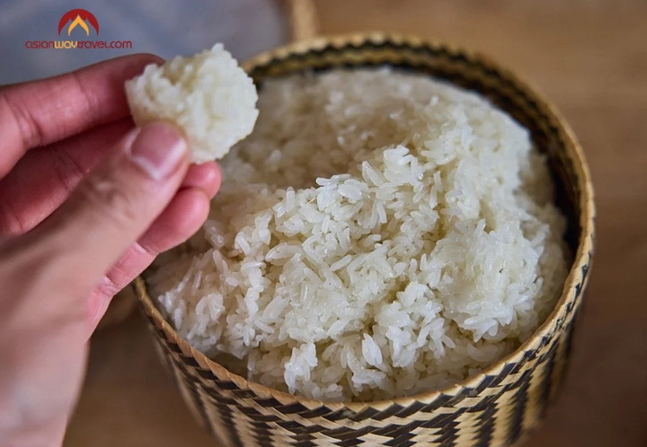 Best Food in Laos: 12 Must-Try Dishes for First-Time Travelers