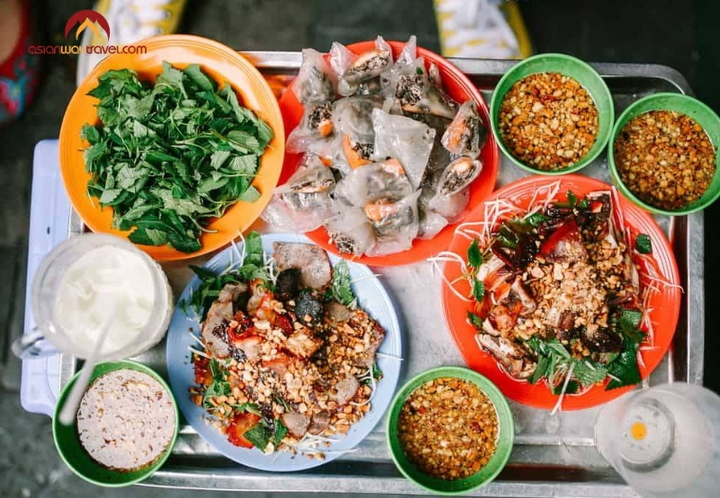 Hanoi Street Food Guide: What to Eat, Where to Go, and How to Eat Like a Local