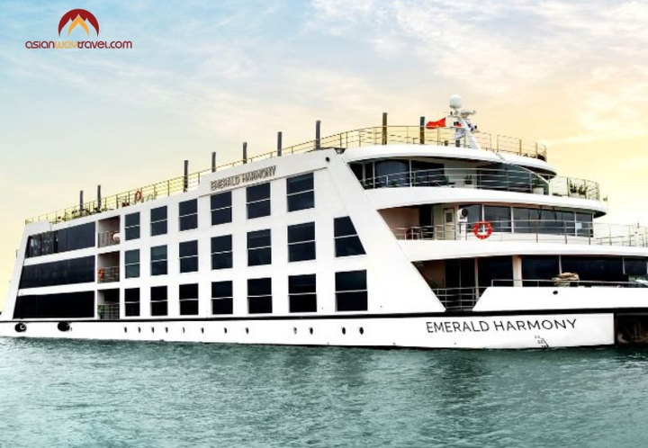 Emerald Mekong River Cruise: A Complete Guide to Sailing Vietnam and Cambodia