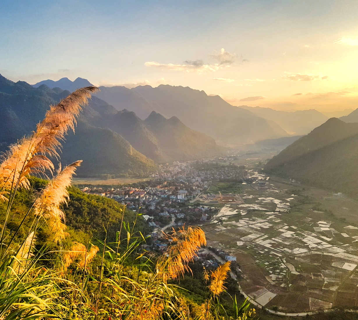 Super Saver Moc Chau Glass Bridge 4 Days Trip