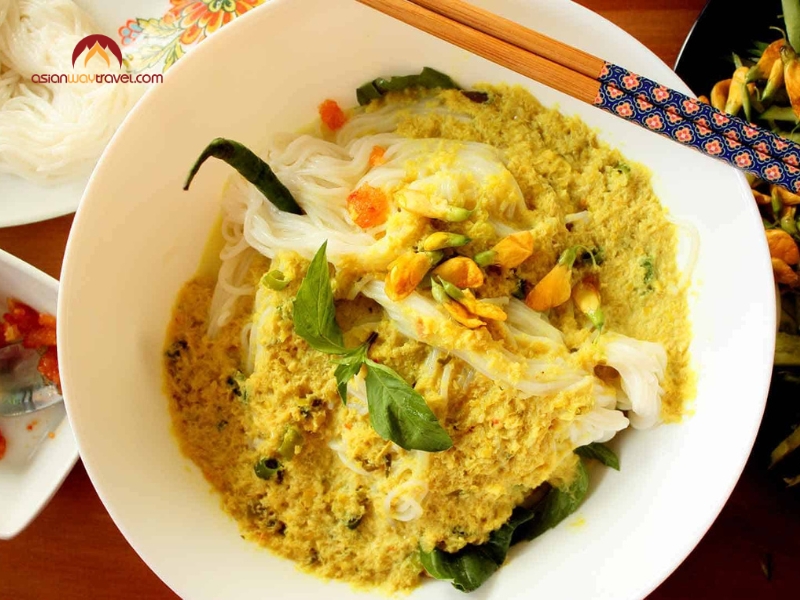 Nom Banh Chok – Khmer Breakfast Noodles