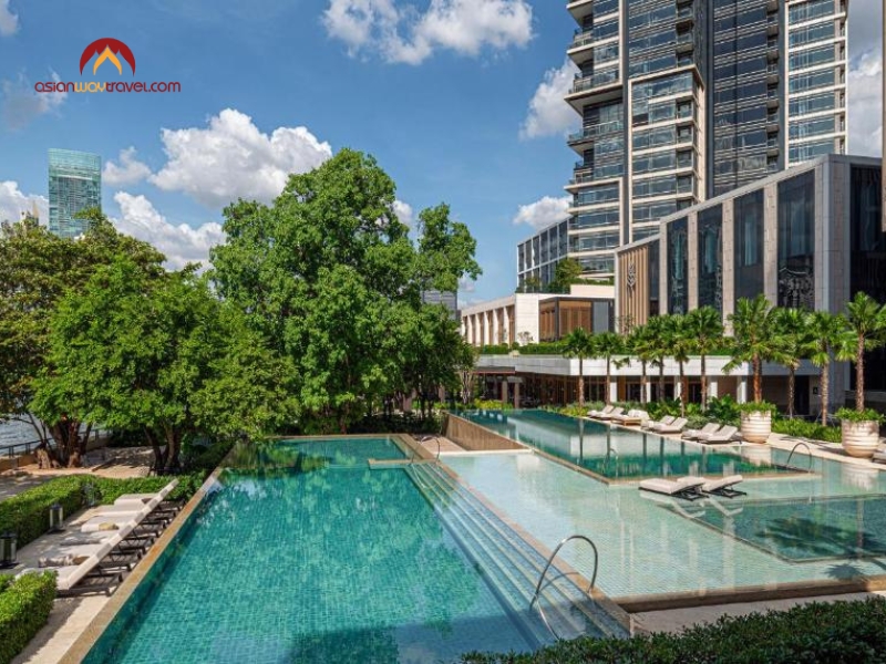 Four Seasons Hotel Bangkok at Chao Phraya River – Best for Ultra-Luxury Riverside Living