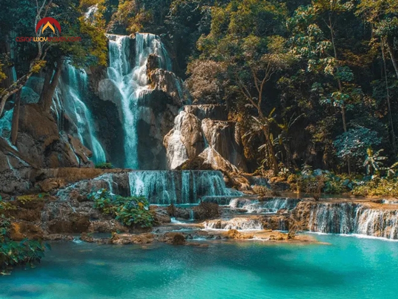 Kuang Si Falls – Turquoise Pools Hidden in the Jungle