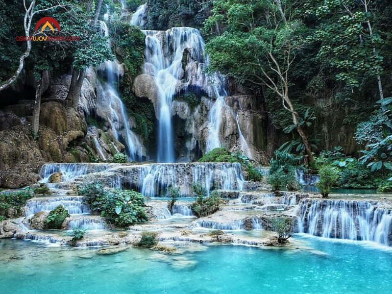 must do in laos