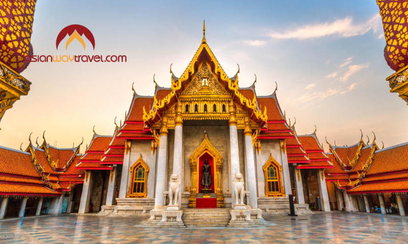Golden temple architecture in Bangkok, Thailand