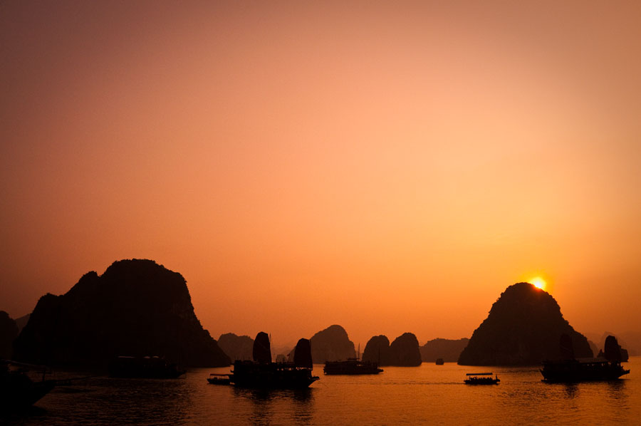 halong bay travel guide