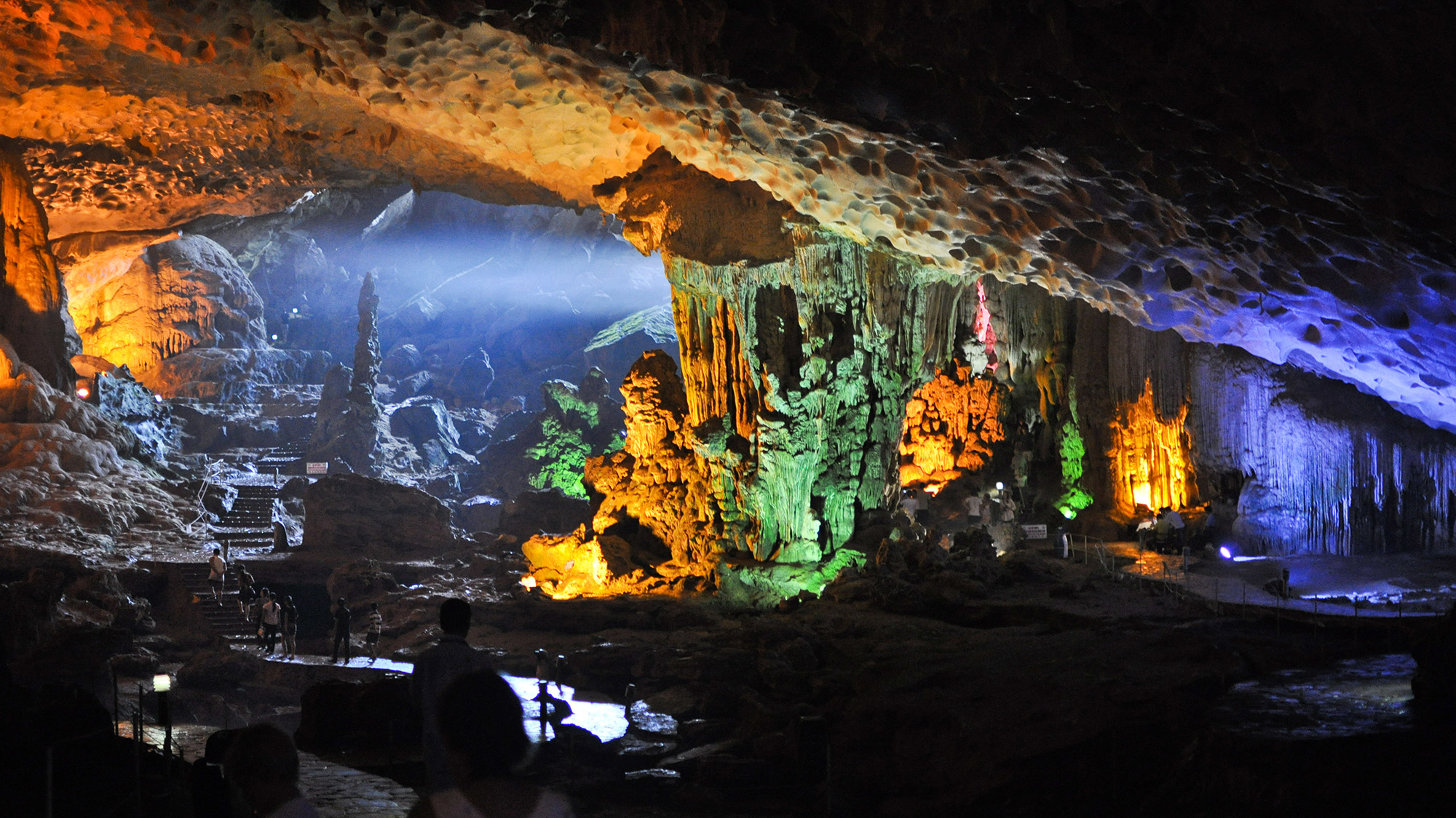 Dau Go Cave | Halong Attractions - Asianway Travel