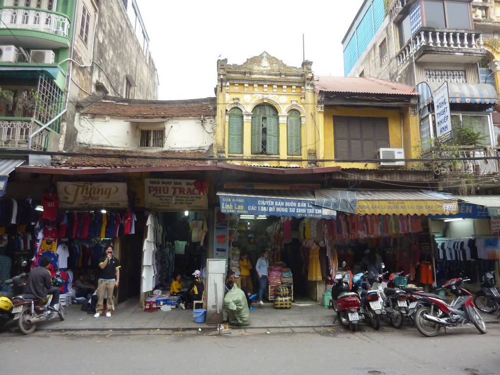 visit hanoi old quarter