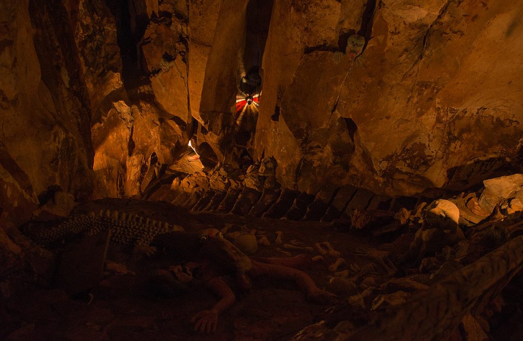 hell cave marble mountains da nang