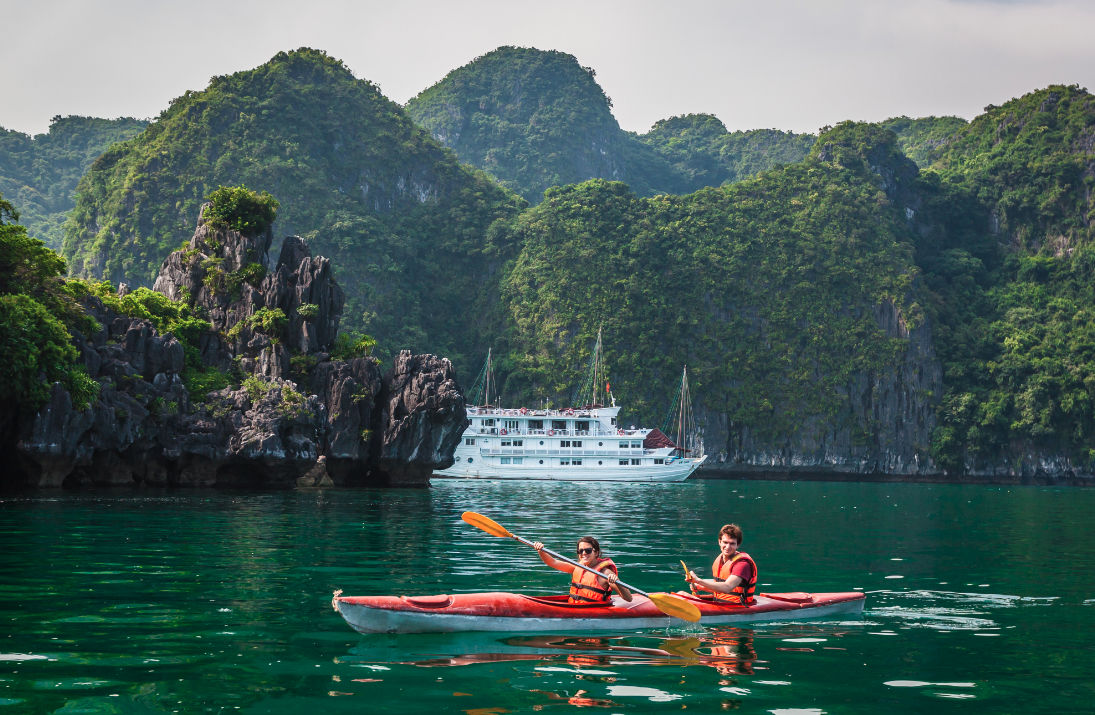 things to do in lan ha bay