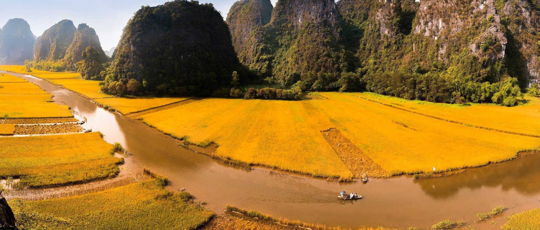 Tam Coc river and valley in Ninh Binh