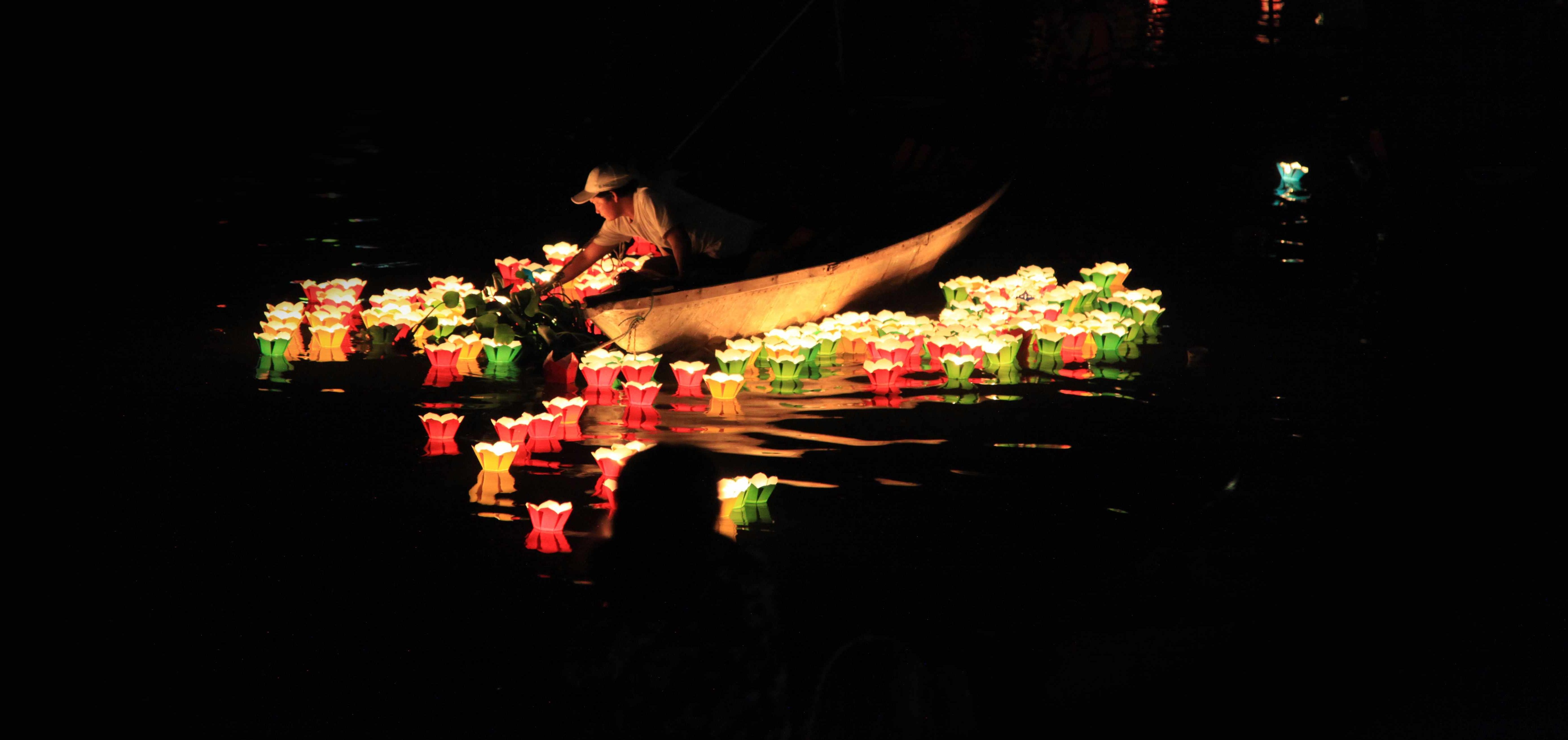 vietnam cambodia 17 days hoi an lanterns