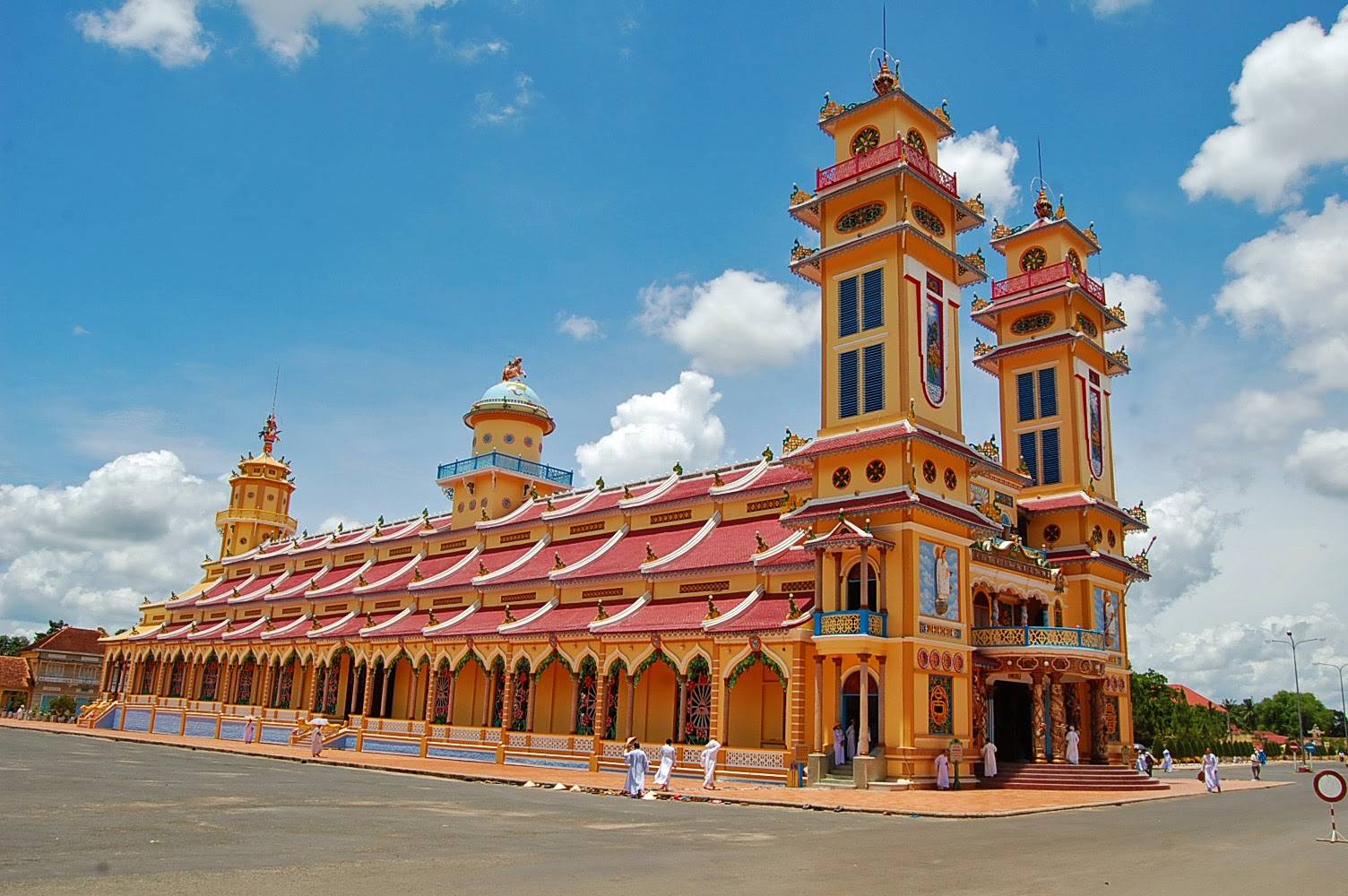 ho chi minh city cao dai temple