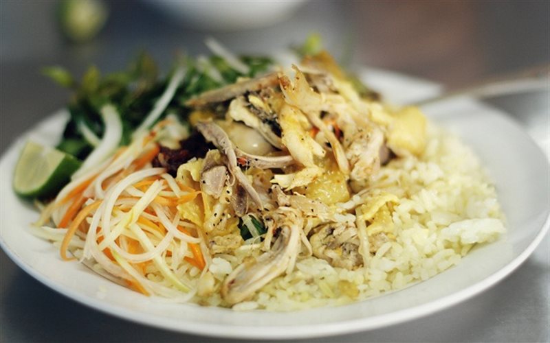 what to eat in hoi an - rice chicken