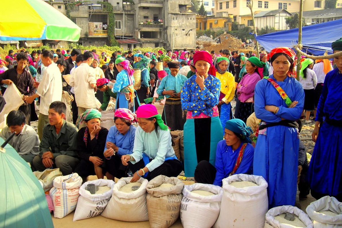 ha giang dong van fair market