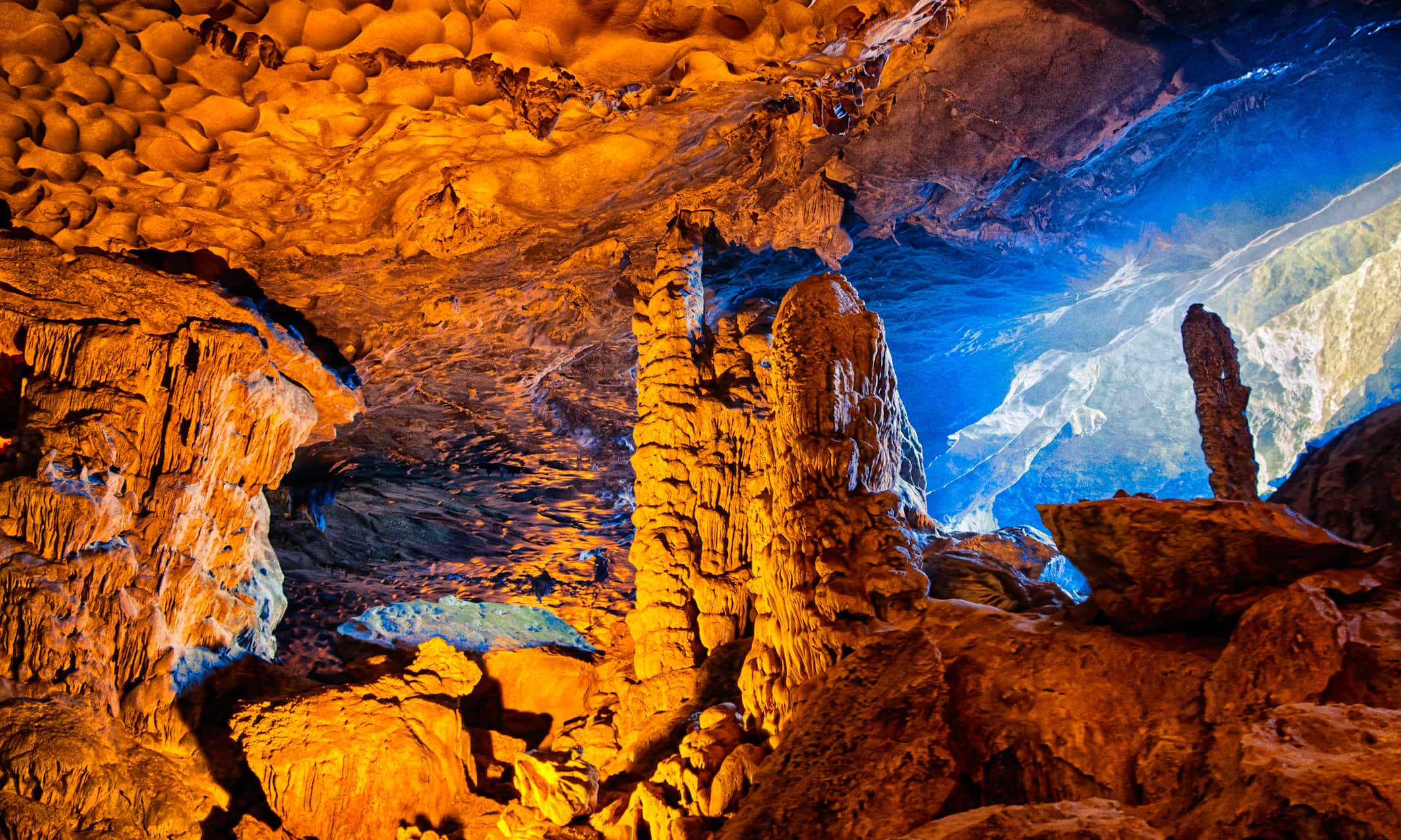 halong bay cruise sung sot cave