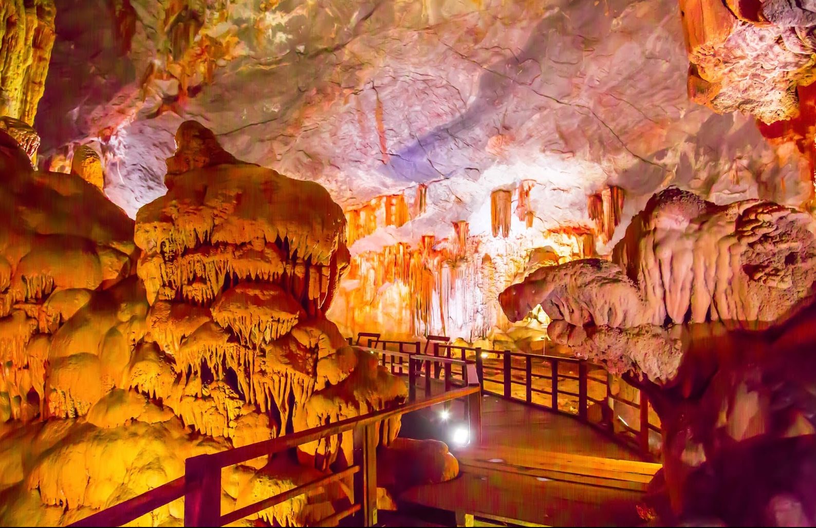 Thien Cung Cave | Halong Bay Attractions - Asianway Travel