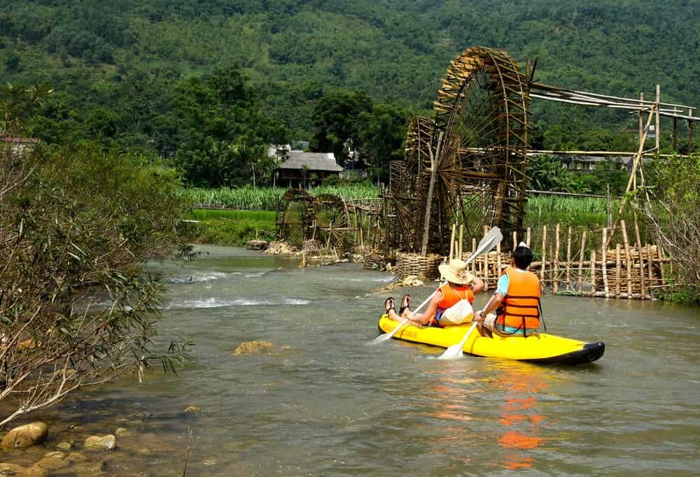bamboo rafting in Pu Luong