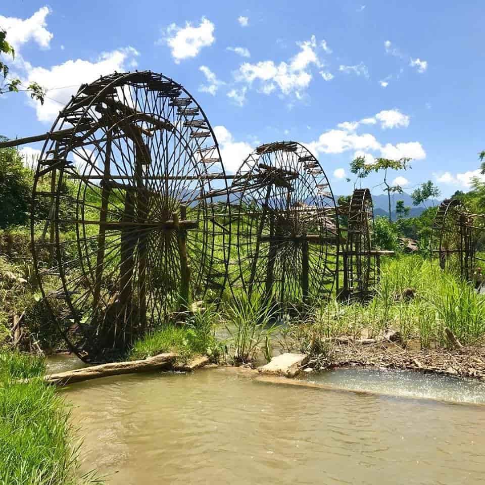 Hieu stream with waterwheels