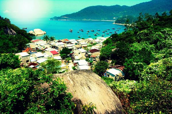 Peaceful view on Cham island