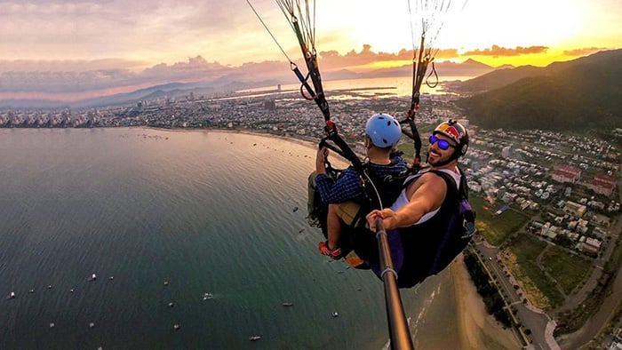 Let's go paragliding in Da Nang!