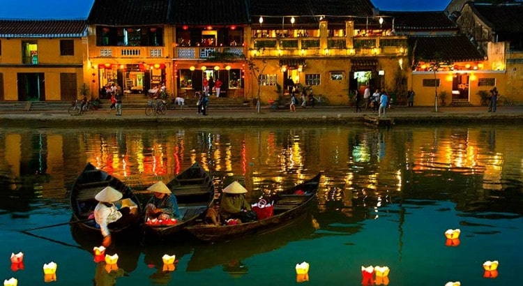 Boating experience on Hoai river of Hoi An