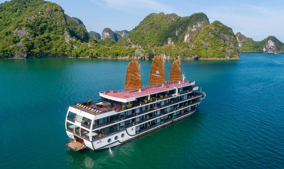 La Regina Classic Cruise 2 days 1 night - Asianwaytravel.com